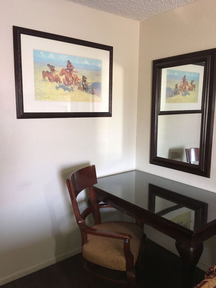 Great Western Inn & Suites Standard Double or Twin Room, 2 Double Beds 3