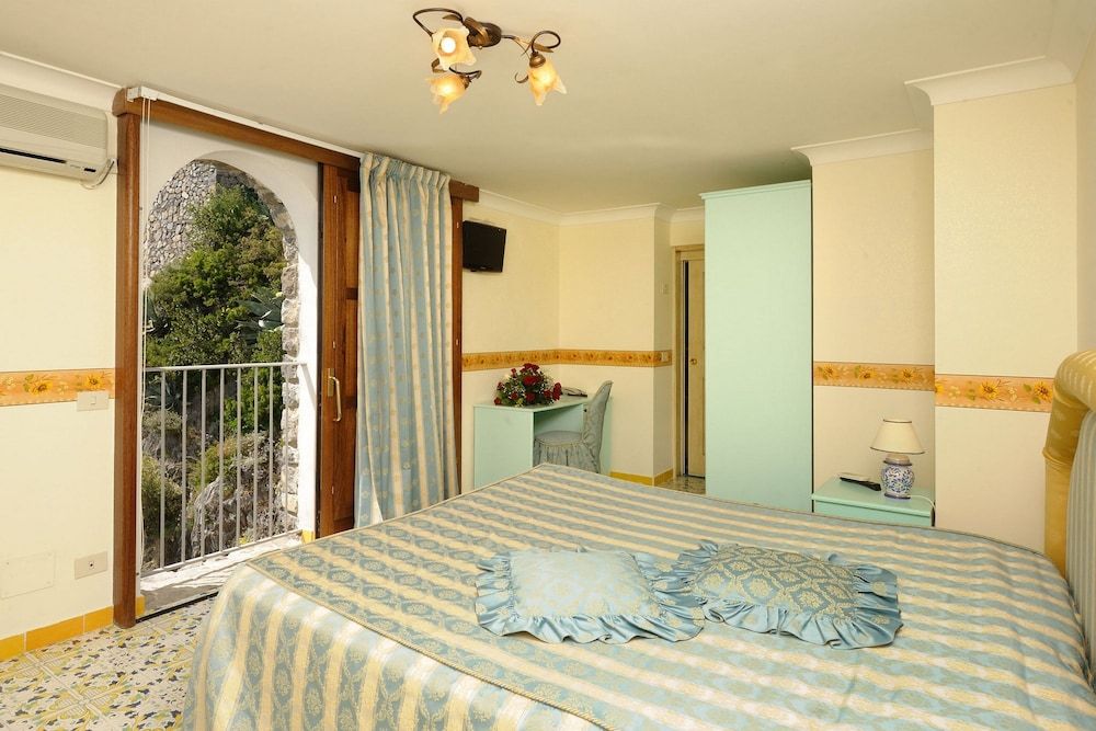 Locanda Del Fiordo Standard Quadruple Room, 1 Bedroom, Non Smoking, Sea View 2