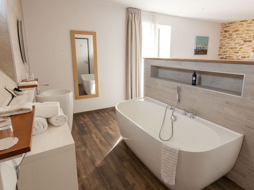 Le Manoir de Kerbot Deluxe Double Room 3