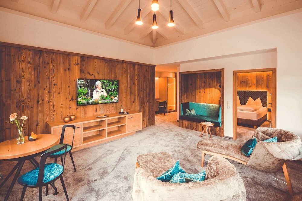 Hotel Alpenkönig Gartensuite 8