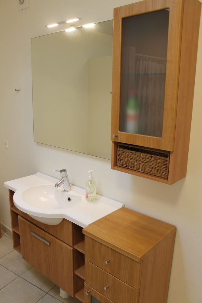 Amalie B&B Apartments Double or Twin Room, Shared Bathroom 8