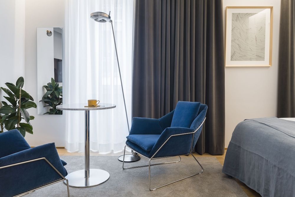 The Radical Hotel Superior Double Room, 1 Queen Bed, Courtyard View 5