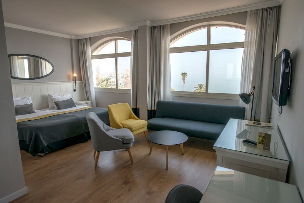 Royal Plaza Hotel Superior Double or Twin Room, Lake View (Family ) 12