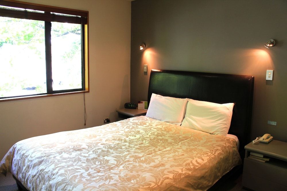 undefined St James Apartments 10