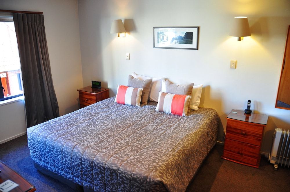 undefined St James Apartments 4