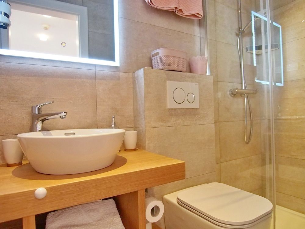 Apartments Ivušić Double Room, Sea View 8