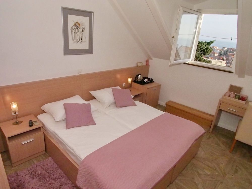 Apartments Ivušić Double Room, Sea View 6