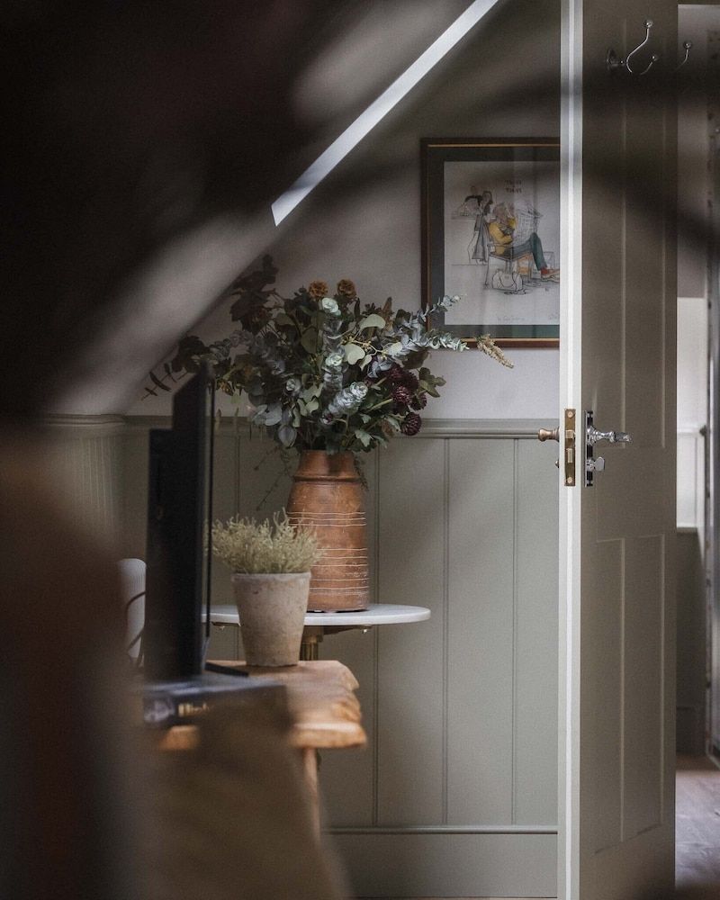 The Swan Inn Signature Room 4