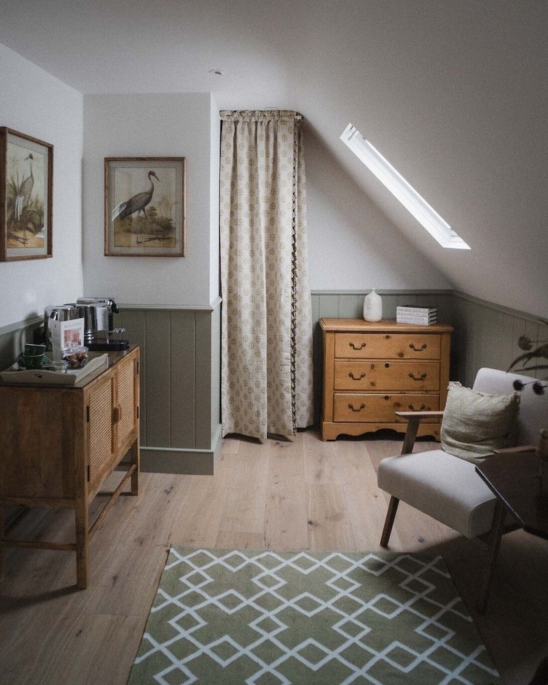 The Swan Inn Signature Room 3