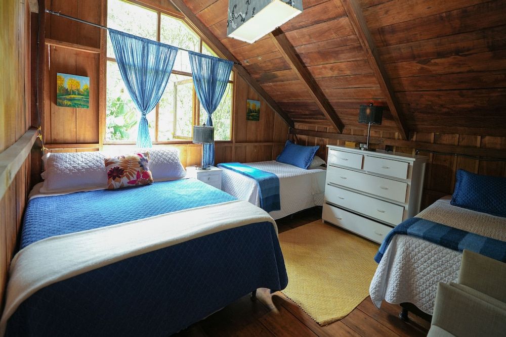 Casa de Piedra Design Chalet, 3 Bedrooms, Mountain View, Courtyard Area 3