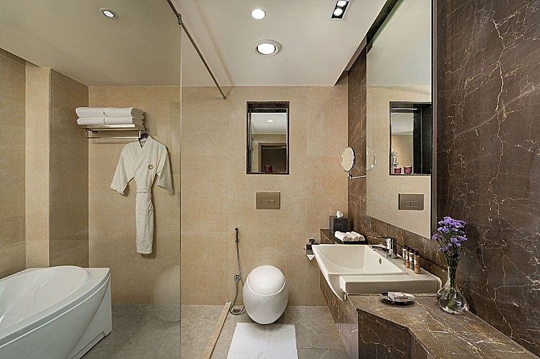 Deluxe Room King Bed