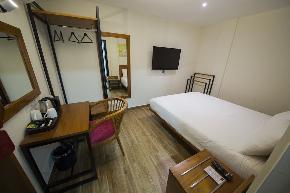 The Point Boutique Hotel Deluxe Double Room, No Windows 2