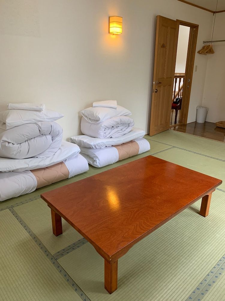 The Niseko Ski Lodge - Higashiyama Japanese Style Room for 4 Guests, Shared Bathroom 12