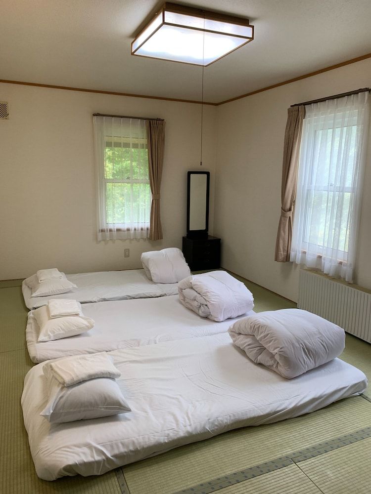 The Niseko Ski Lodge - Higashiyama Japanese Style Room for 4 Guests, Shared Bathroom 4