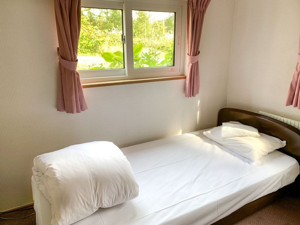 The Niseko Ski Lodge - Higashiyama Standard Quadruple Room, Shared Bathroom 6