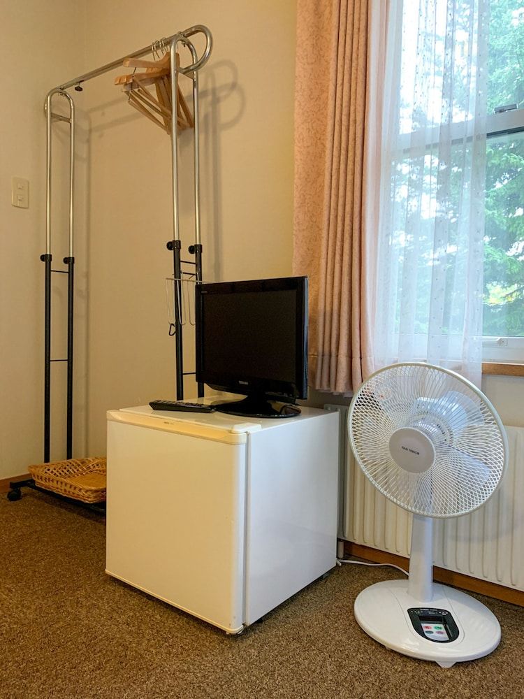 The Niseko Ski Lodge - Higashiyama Classic Triple Room, Shared Bathroom 9