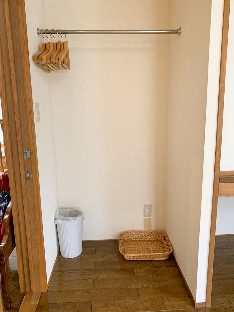 The Niseko Ski Lodge - Higashiyama Japanese Style Room for 4 Guests, Shared Bathroom 8