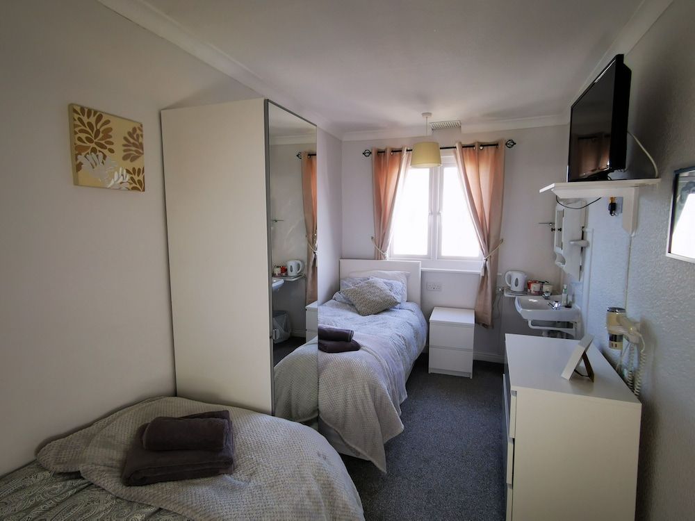 Basic Twin Room, Shared Bathroom, Sea View (Twin Room 3rd Floor)