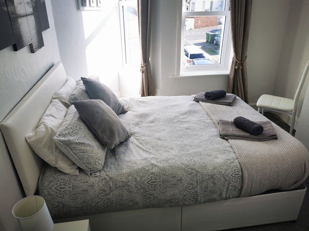 Classic Double Room, Ensuite, Sea View (Double with Sea View)