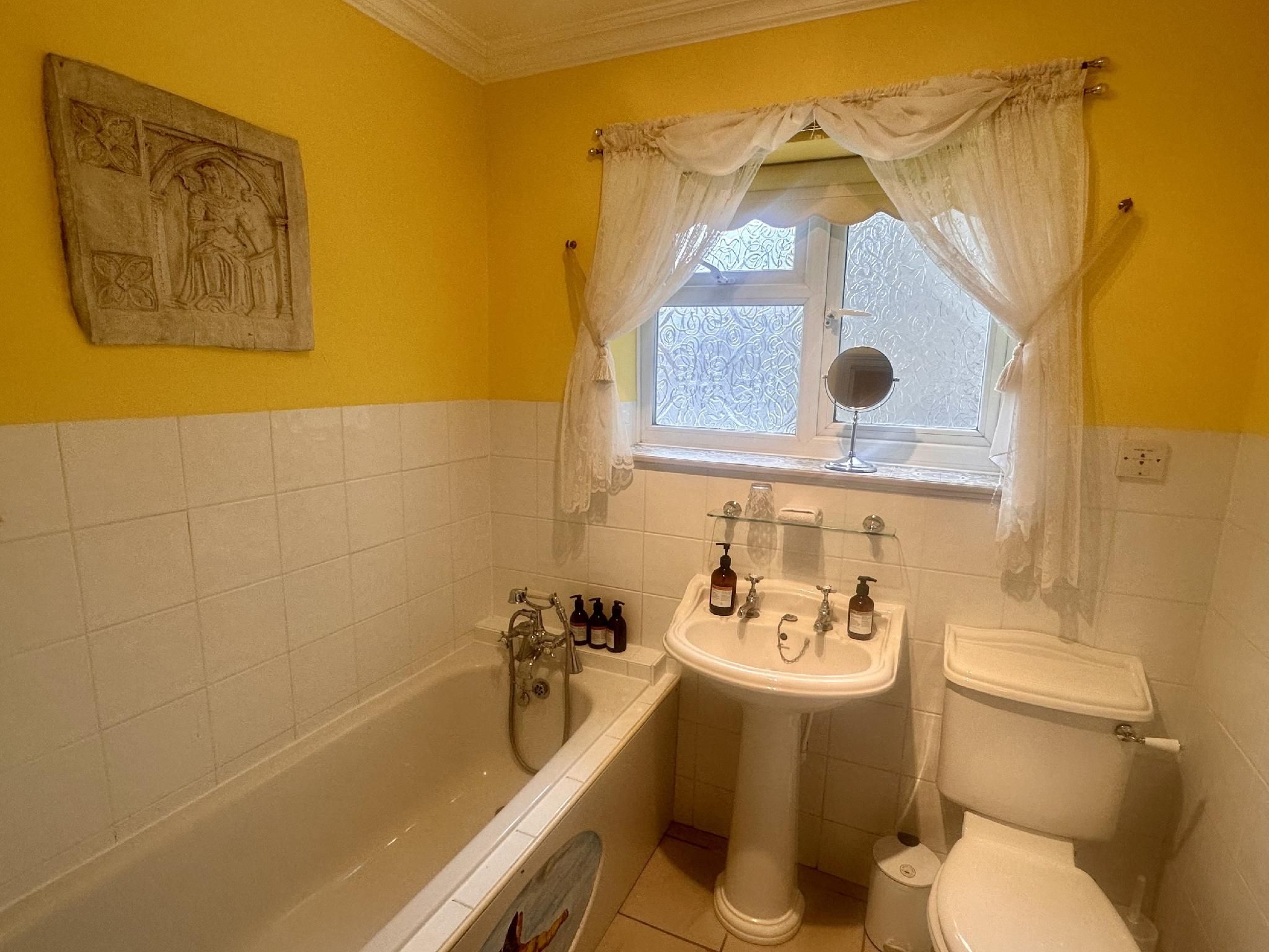 Single room-Standard-Ensuite-Louise Room