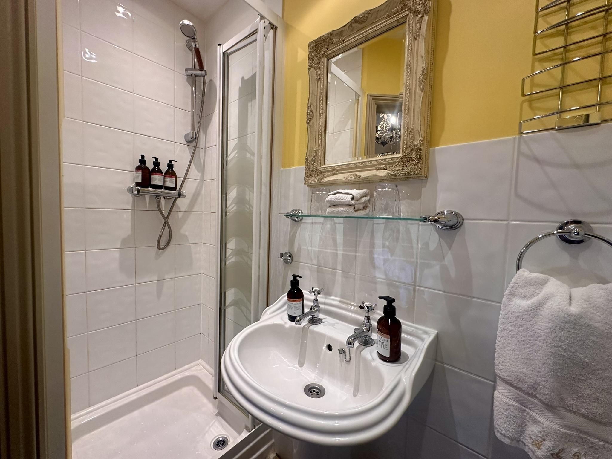 Double room-Ensuite-Beatrice Room