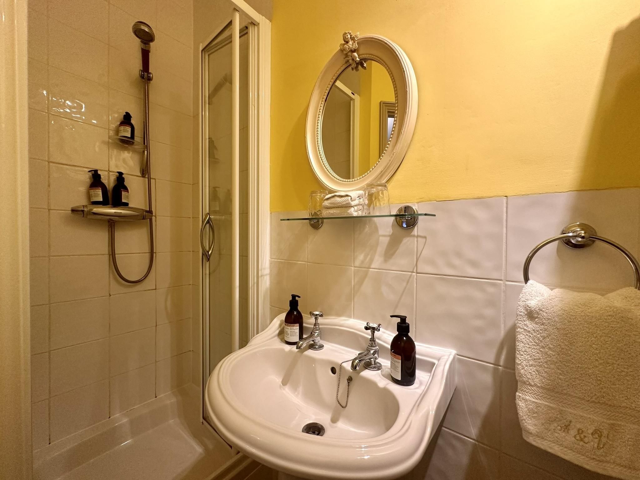 Double room-Standard-Ensuite-Helena Room