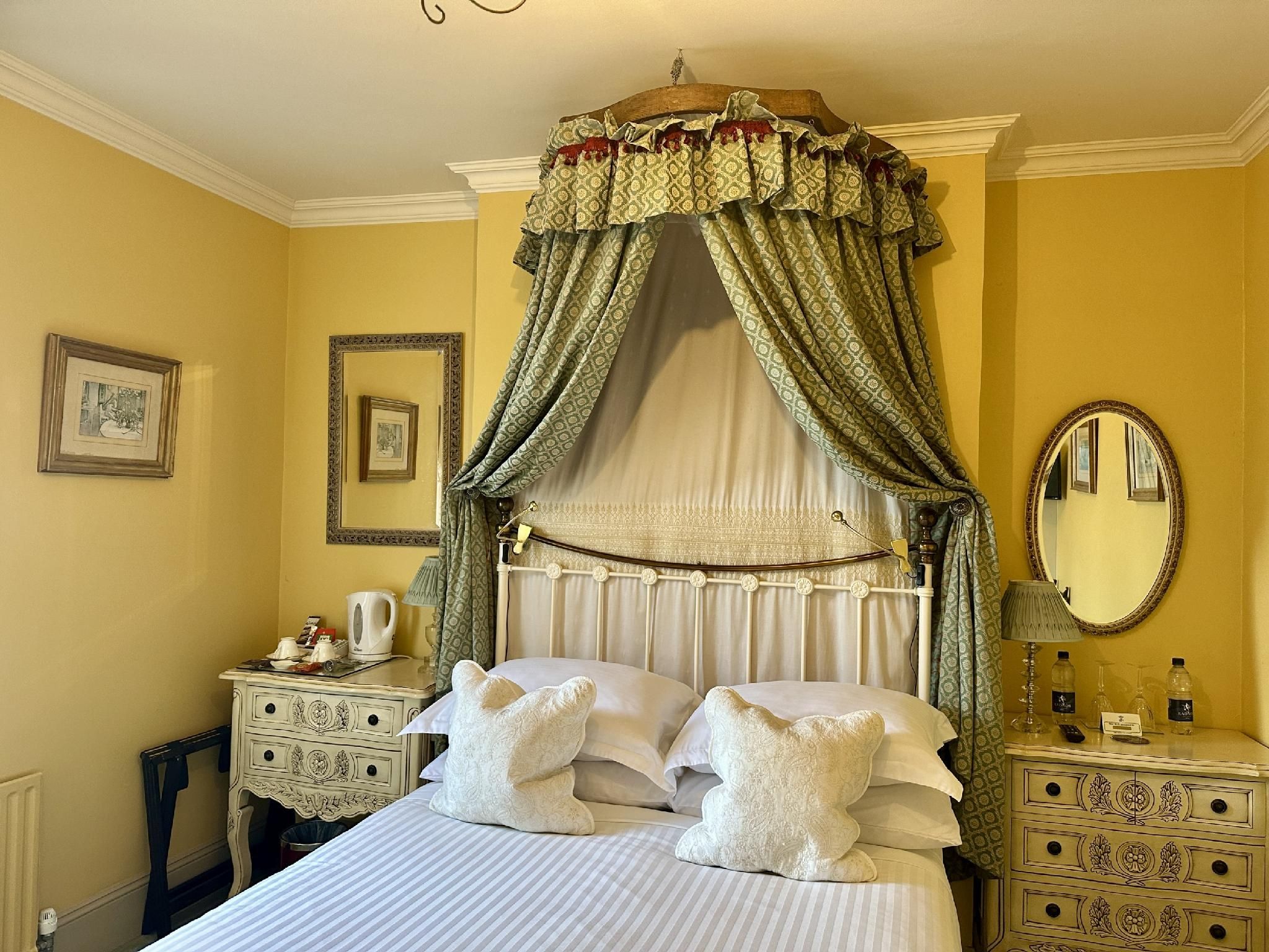 Double room-Standard-Ensuite-Helena Room