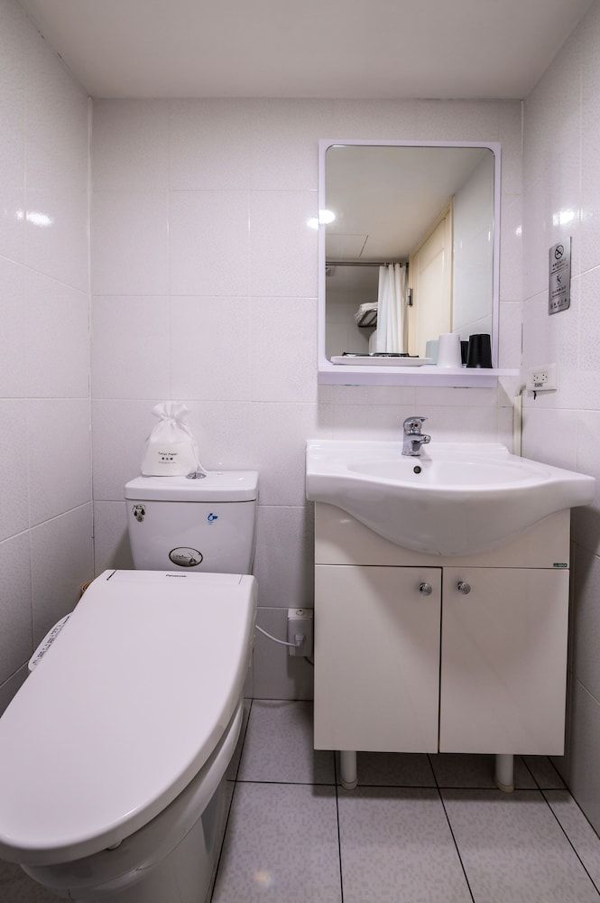 undefined HubHotel – Taipei Songshan Airport Branch 9