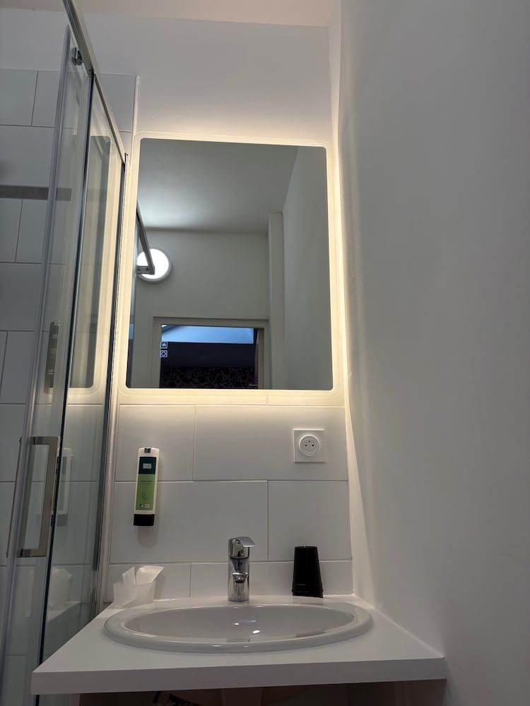 Logis Hotel Restaurant Maison Voltaire Classic Double Room 14