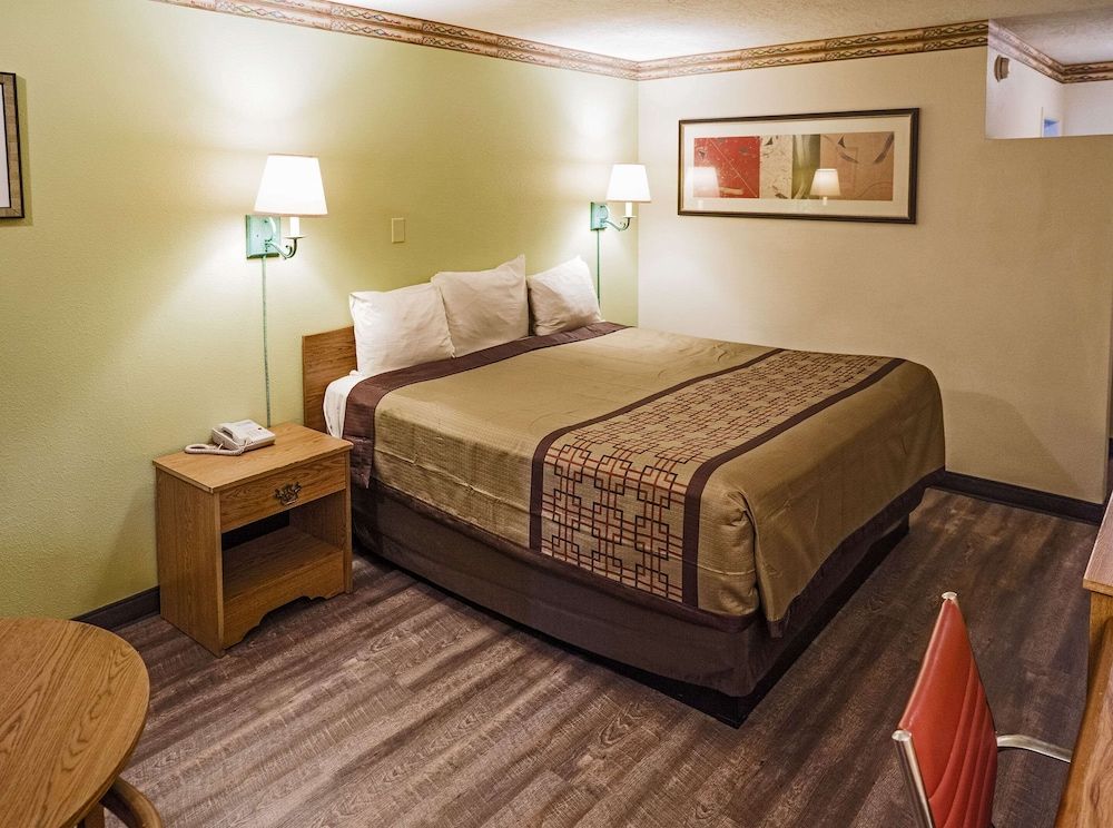 Standard Room, 1 King Bed, Non Smoking
