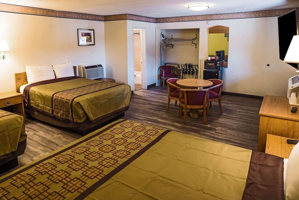Standard Room, Multiple Beds, Non Smoking