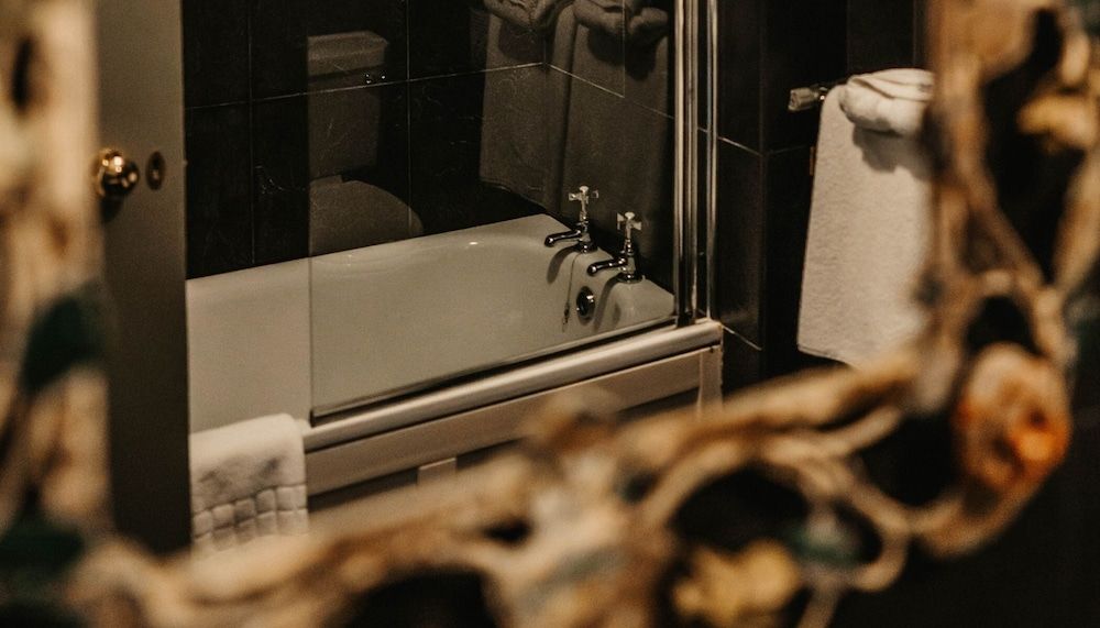 Elephant Hotel Classic Twin Room 4