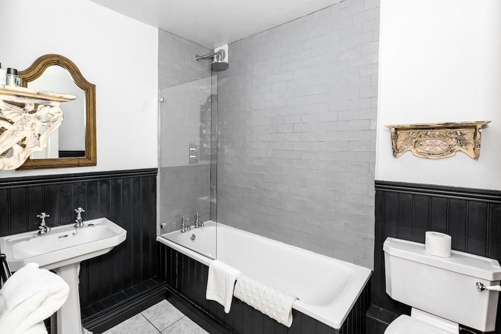 Elephant Hotel Classic Double Room 11