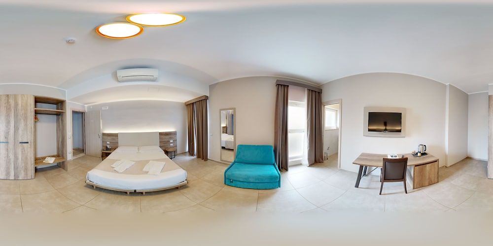 Hotel San Vincenzo Resort Superior Triple Room 2