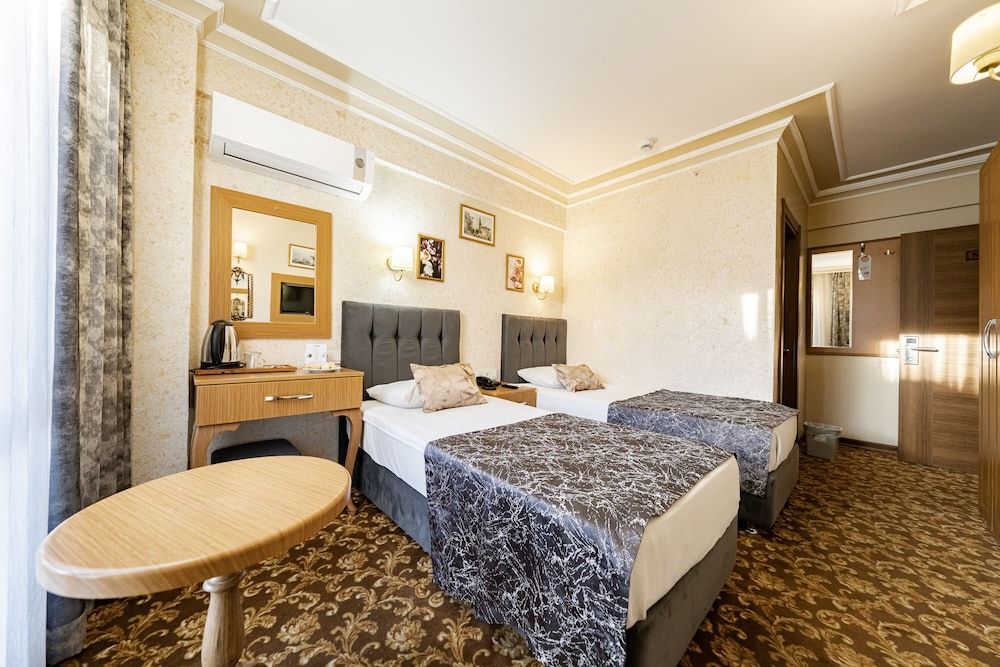 Hamit Hotel Kizilay Standard Room with City View and French Balcony (Twin Bed) 6