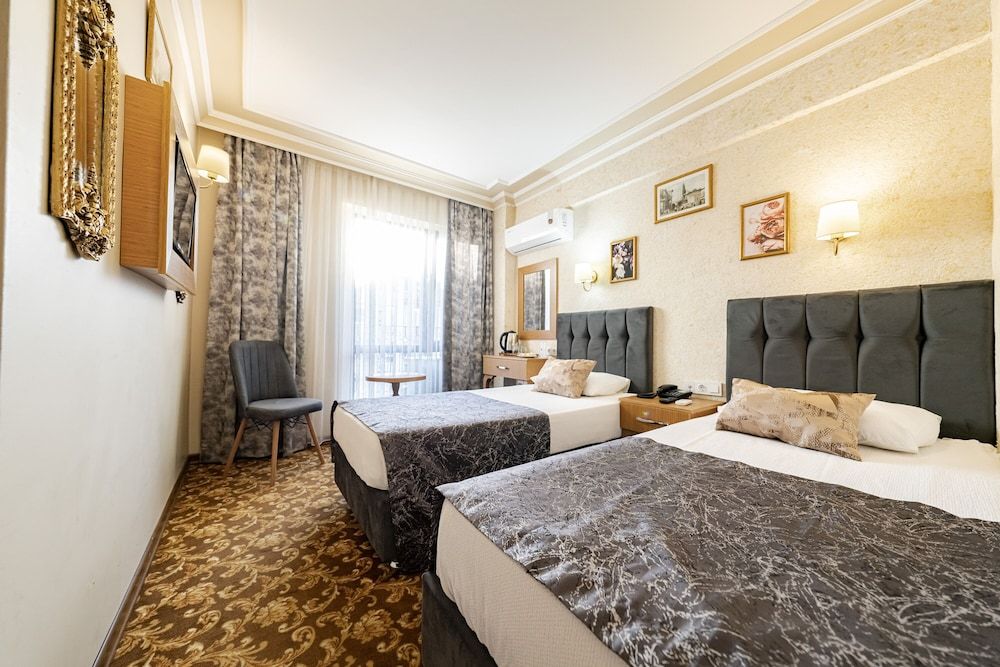Hamit Hotel Kizilay Standard Room with City View and French Balcony (Twin Bed) 3
