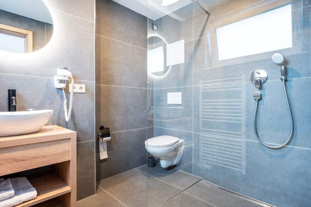 B&S Hotel Comfort Studio, 1 Large Twin Bed, Non Smoking, Balcony 3