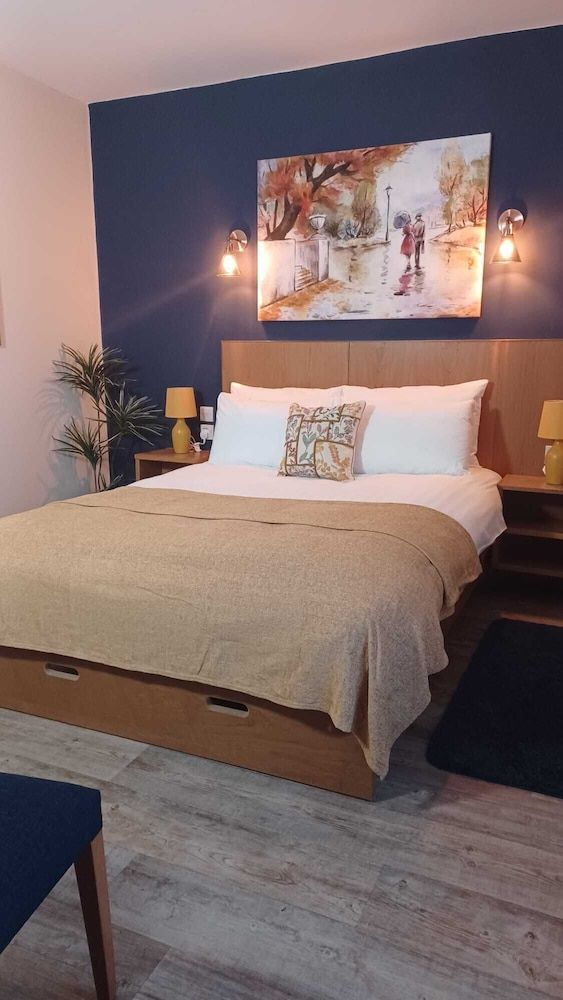 The Renishaw Double Room 17