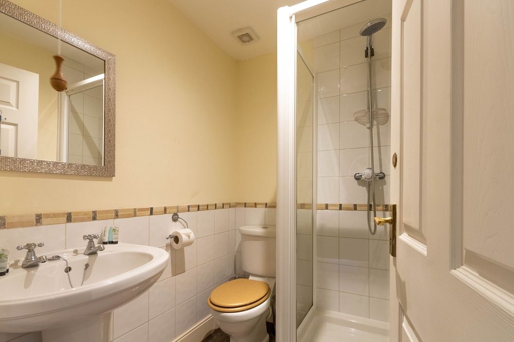 Hewitt's Restaurant & Rooms Double Room, Private Bathroom 2