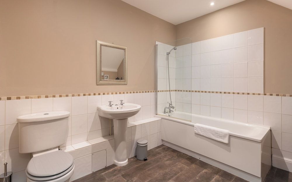 Hewitt's Restaurant & Rooms Double Room, Private Bathroom 3