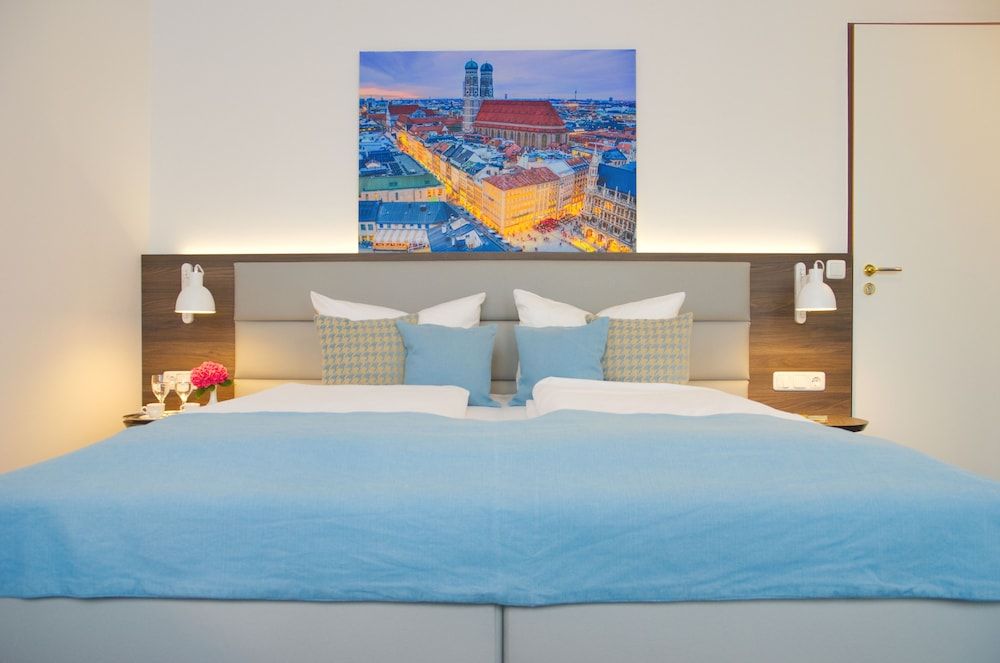 undefined Lizz Hotel Munich