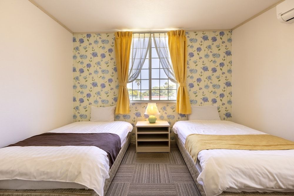 Business Twin Room, Non Smoking, Private Bathroom