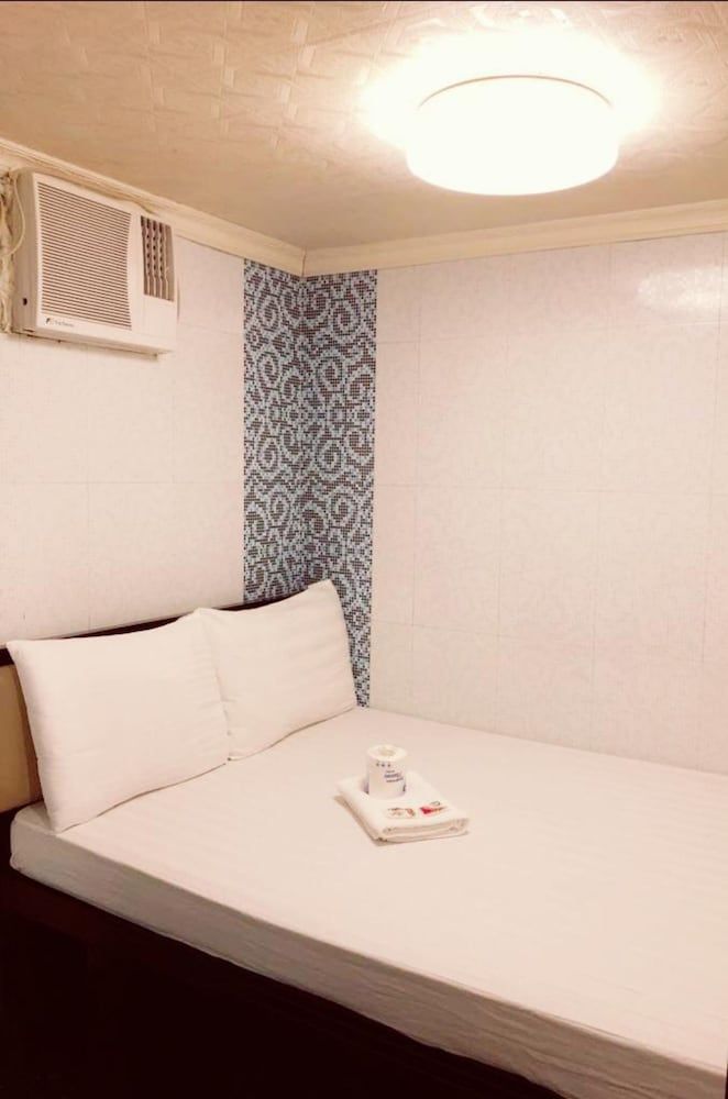 Taj Super Deluxe Standard Double Room 2