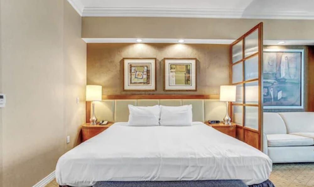 Classic Studio, 1 King Bed with Sofa bed, Balcony, City View