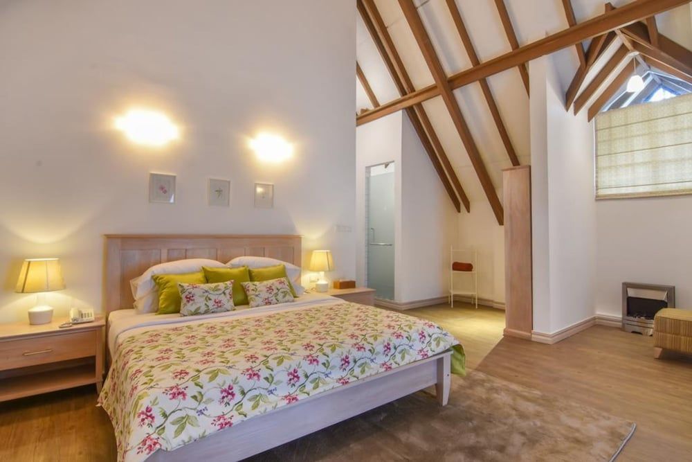 undefined The Lynden Grove Hotel