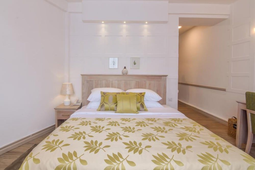 undefined The Lynden Grove Hotel 10