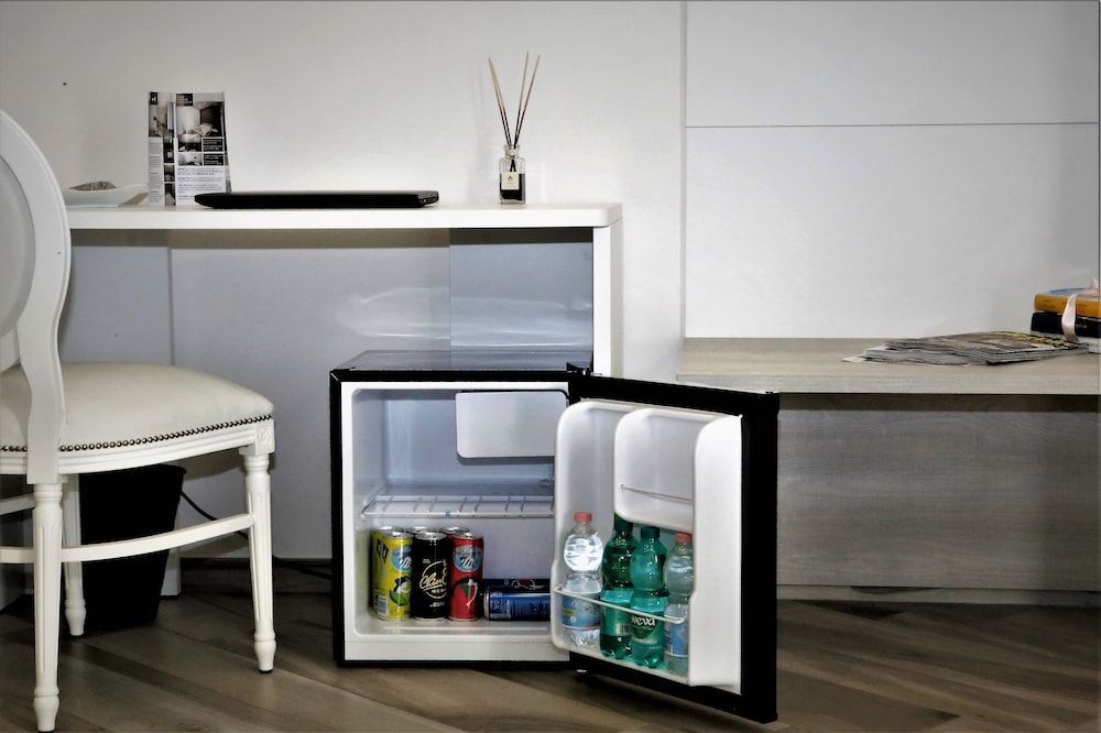 Hermes Rooms for tourists Luxury Room, Multiple Beds, Hot Tub, City View 15