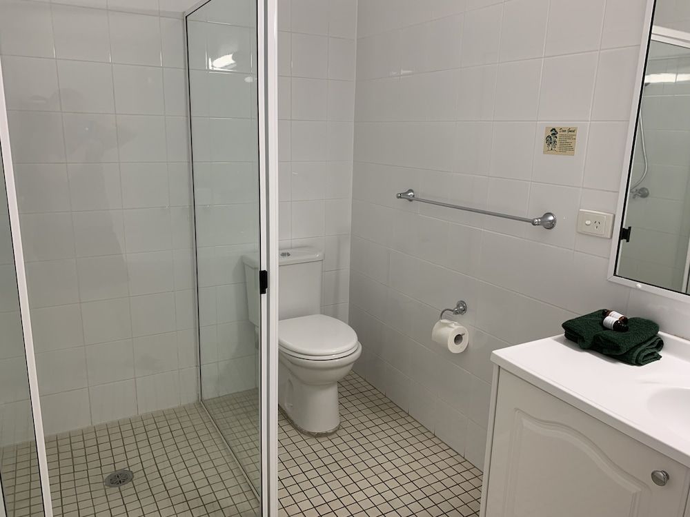 Hamilton's Henry Parkes Motor Inn, Parkes Family Double Room, Non Smoking, Kitchenette (2Bd Family) 5