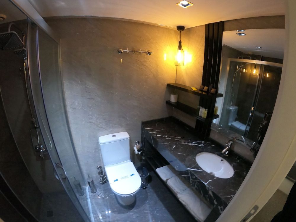 Luis Otel Standard Twin Room, City View 3