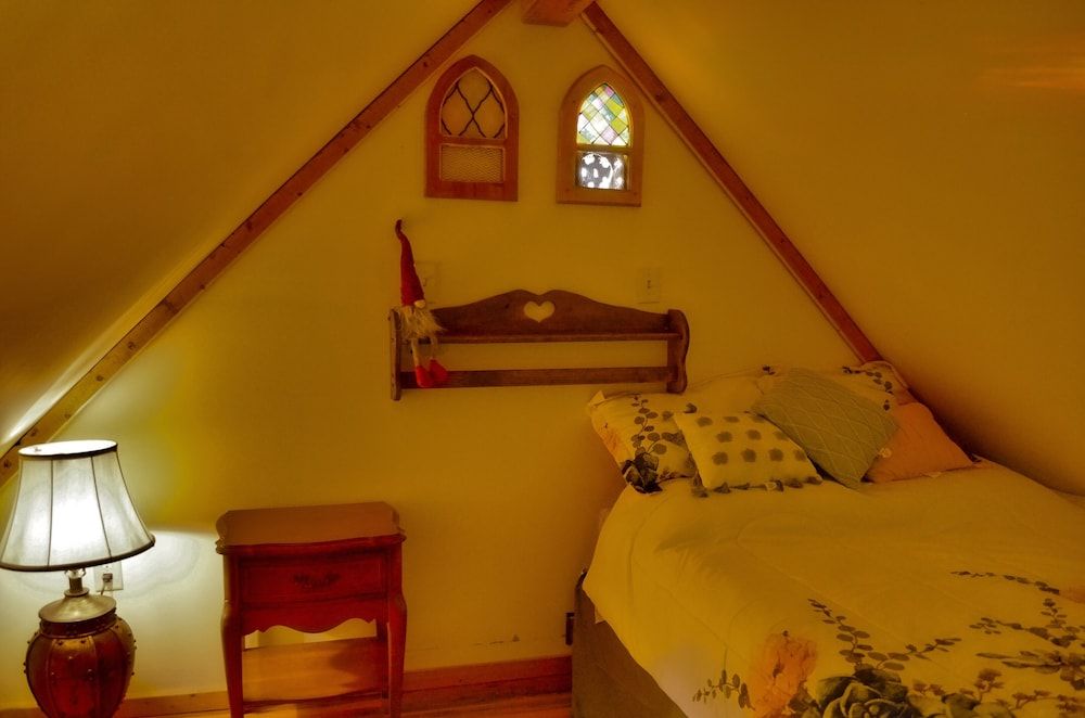 Rarumpelpunzeldornaschenwittchen Schneewittchen Cottage